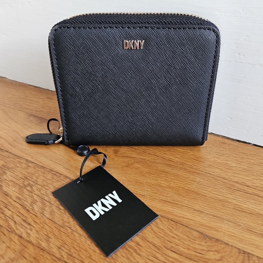 DKNY Wallet Velita Small Zip around - Picture 5 of 11